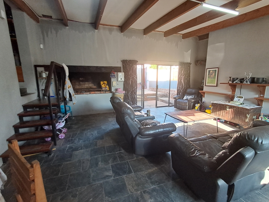 4 Bedroom Property for Sale in Van Riebeeck Hoogte Eastern Cape